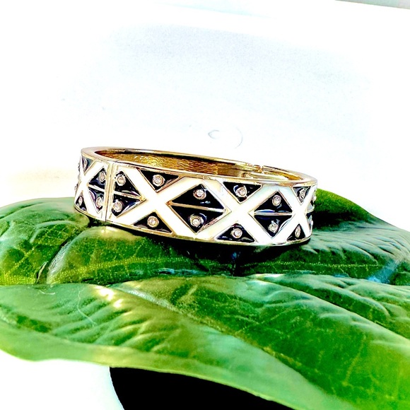 LANE BRYANT Classic Black & White Gold-tone Hinge Bangle Bracelet w rhinestones​ - Picture 6 of 7